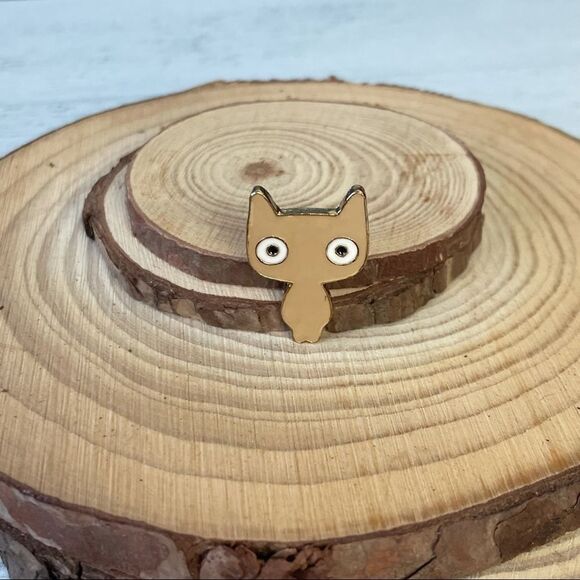 Tan Anime Kitty Enamel Pin/ Brooch Lapel - Picture 3 of 6